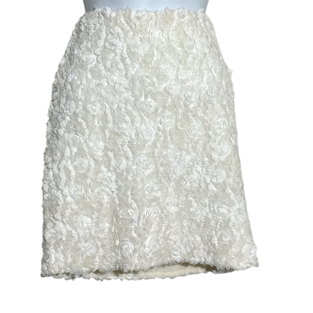Kimchi Blue Cream  Festive Floral Textured‎ Mini Skirt Size:Small